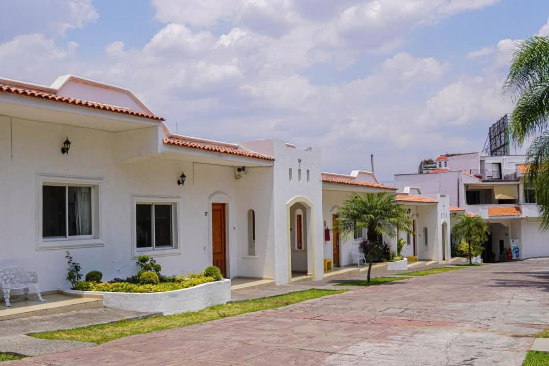 Los Canarios Cuernavaca Esterno foto