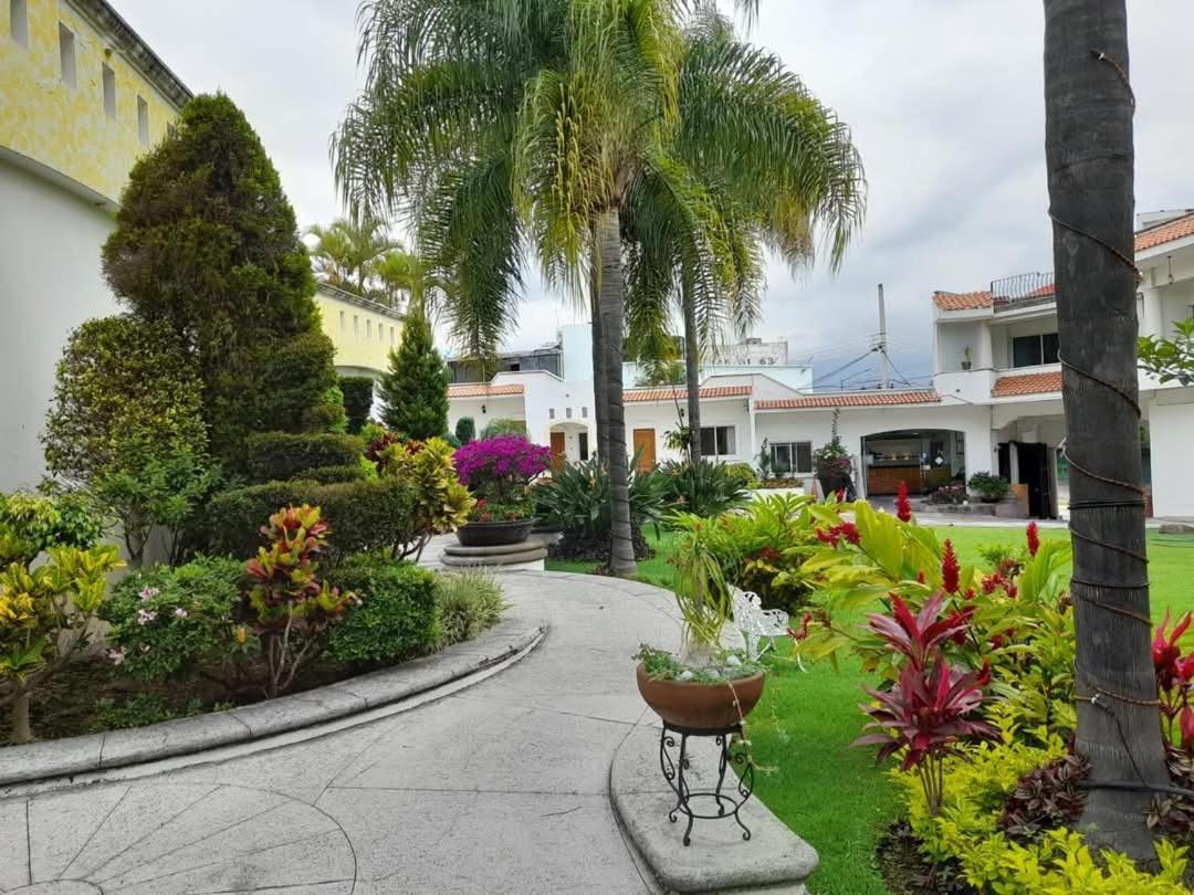 Los Canarios Cuernavaca Esterno foto